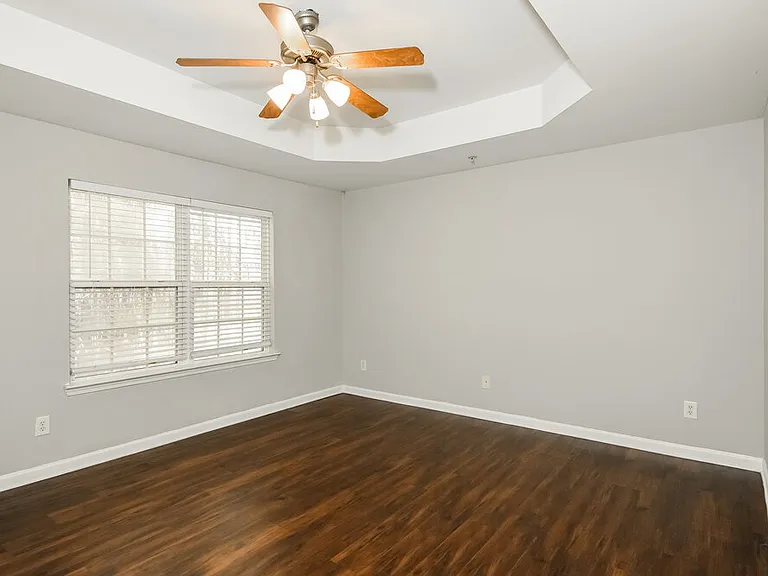 204 Ranier Ct — Photo 11