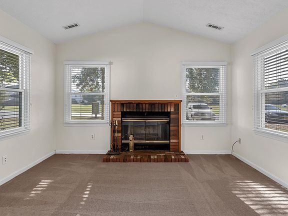 5th image of 22099 Saint Josephs Cir