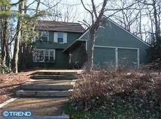 10 Tenby Chase Dr, Voorhees, NJ 08043