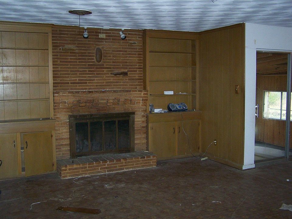 2nd image of 6915 Richwood Dr