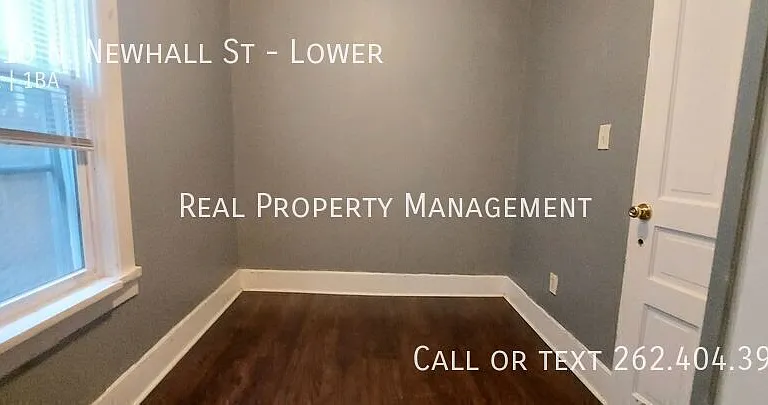 3210 N Newhall St #LOWER — Photo 16