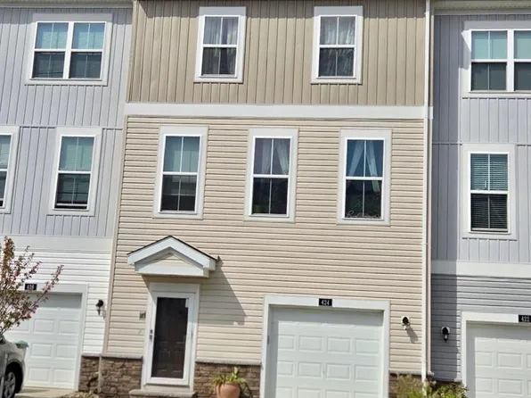 424 Honeyberry Ln, Fredericksburg, VA 22405