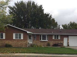 1313 Winchester Dr, Pierre, SD 57501