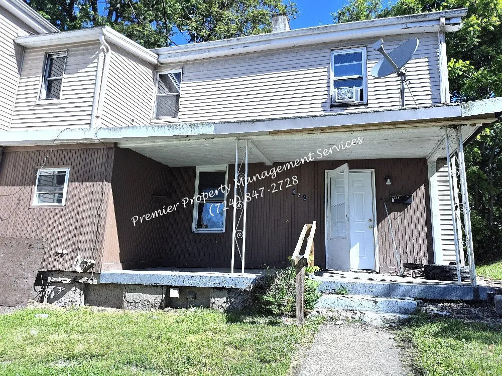 421 Schiller Street, Unit A — Photo 1