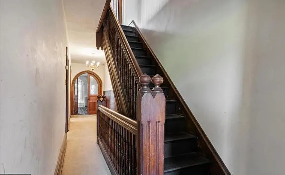 6 bed, 2500 sqft, $3,900 — Photo 3