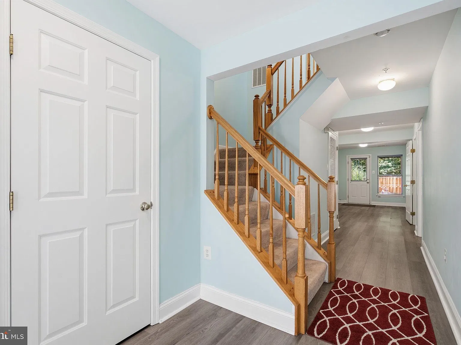 3 bed, 3.0 bath, 2330 sqft, $3,495 — Photo 3