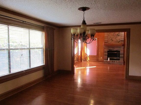 4th image of 634 Mayorca Ave