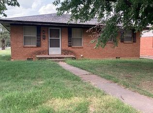 1511 Orient Ave, Clinton, OK 73601