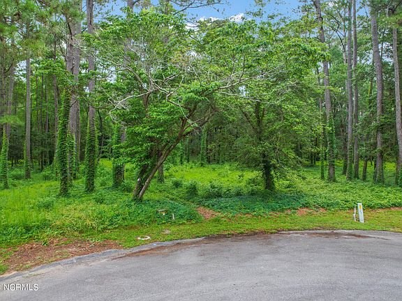 2nd image of 570 Captains Court SE LOT 37