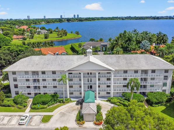 3516 Whitehall Drive #403, West Palm Beach, FL 33401