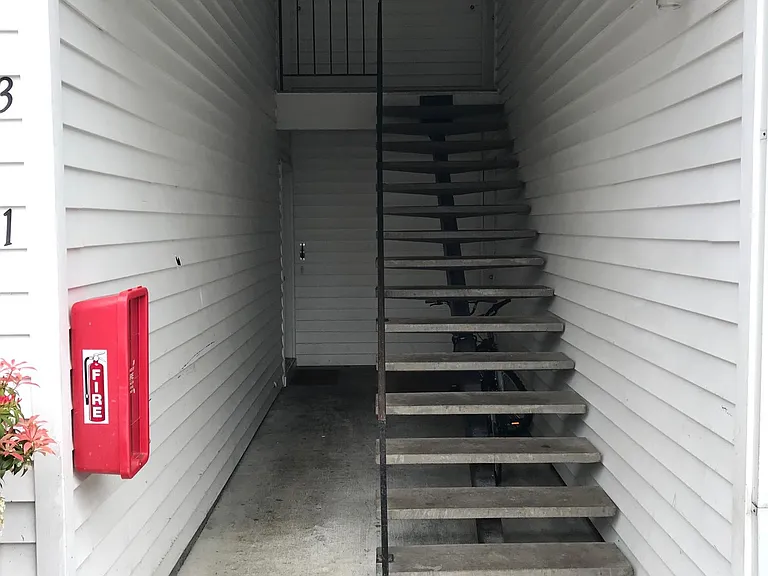 6210 SW King Blvd #2 — Photo 10