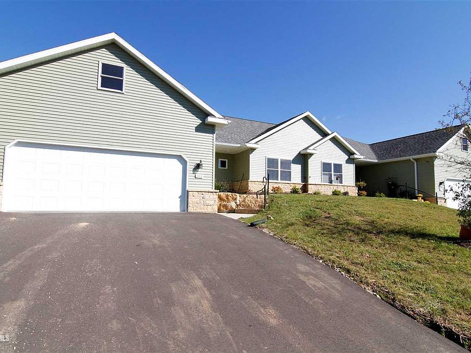 1st image of 204 Cobblestone Blvd