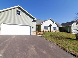 204 Cobblestone Blvd, Galena, IL 61036