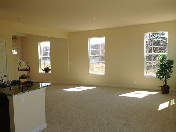 4th image of 57 Melrose Ct