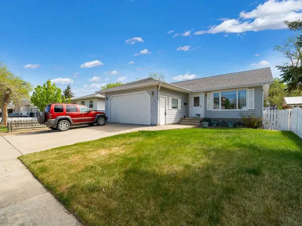 5205 W 55th St, Taber, AB T1G 1M6