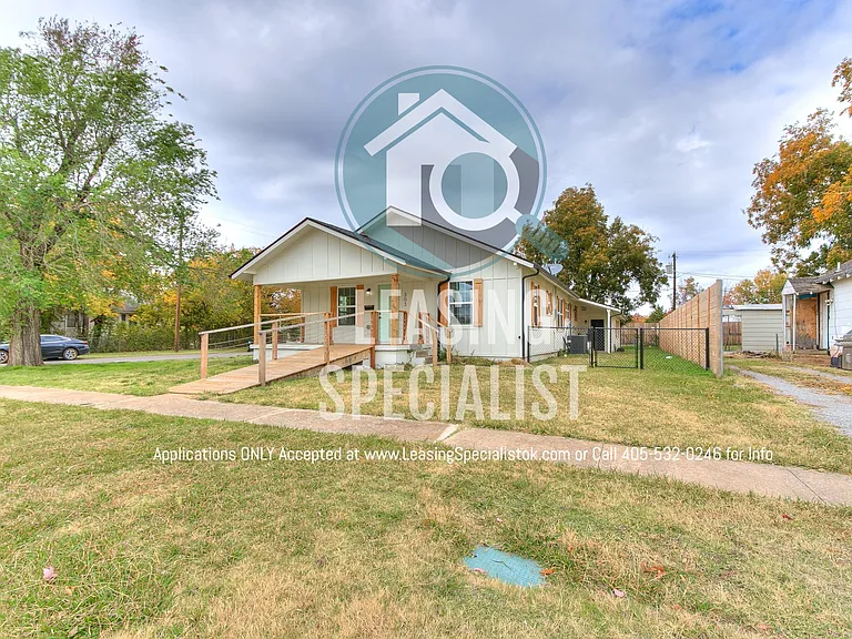 303 E Frank St — Photo 4