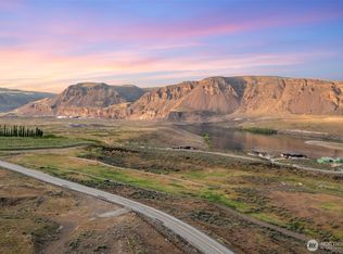 Ravenwing Ranch - Bluffs, Malaga, WA 98828