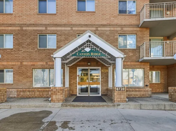 8728 Gateway Blvd NW #203, Edmonton, AB T6E 6K3