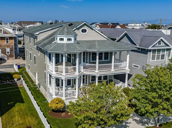 857 Saint Charles Pl #1, Ocean City, NJ 08226