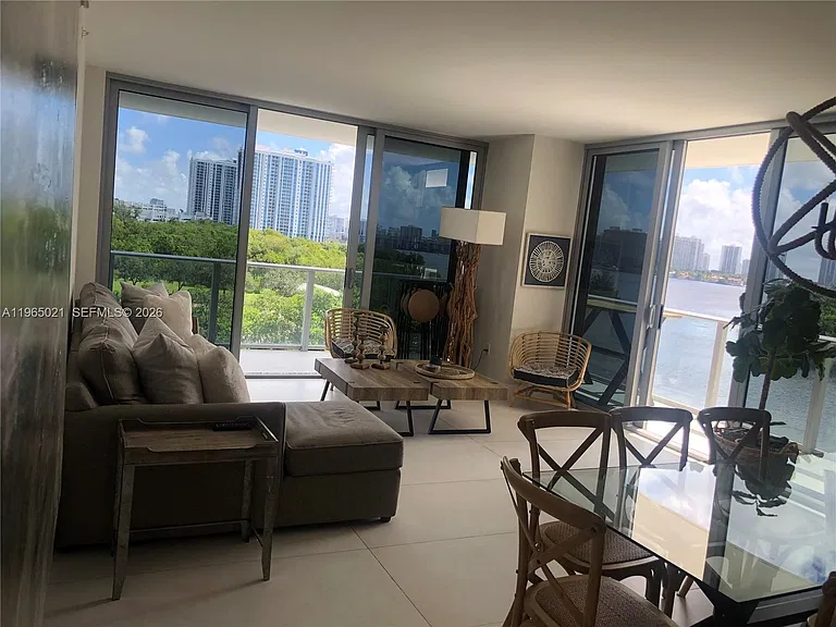 16385 Biscayne Blvd #507 — Photo 8