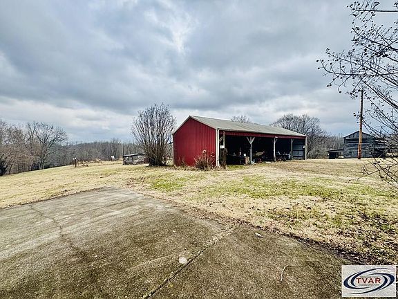 3rd image of 736 Old Highway 79