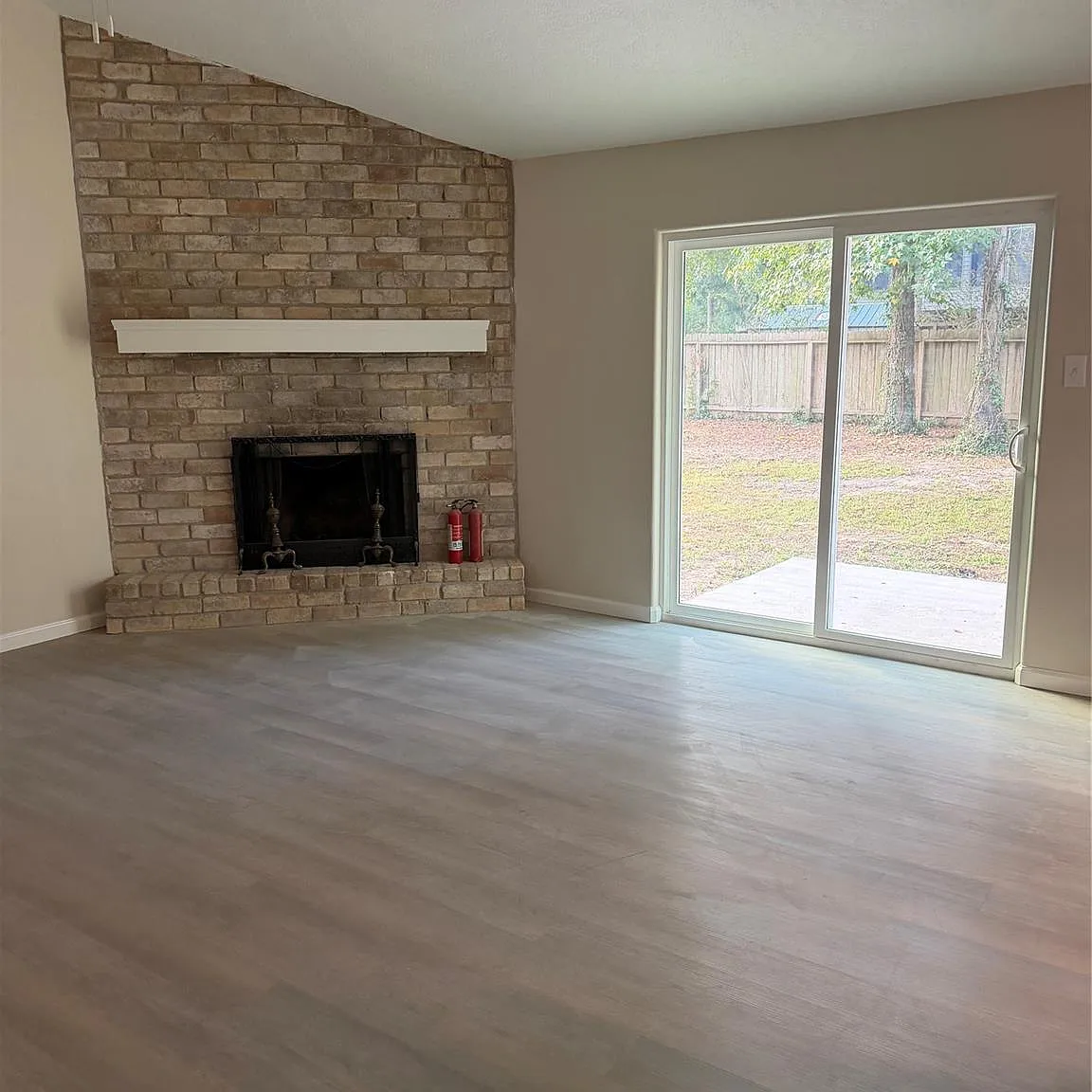 3 bed, 2.0 bath, 1672 sqft, $1,850 — Photo 2