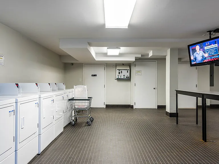 1635 Putnam Ave #2G — Photo 17