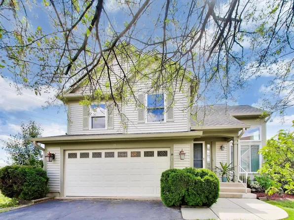 15 Lenox Ct, South Elgin, IL 60177