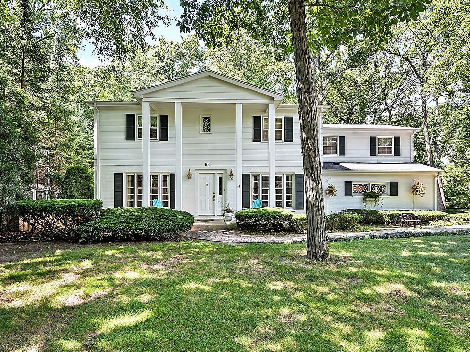1st image of 88 Oakwood Ln