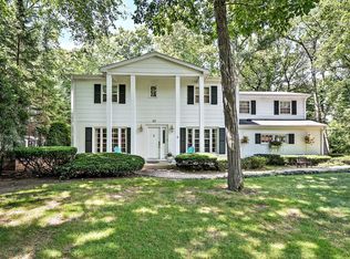 88 Oakwood Ln, Lincolnshire, IL