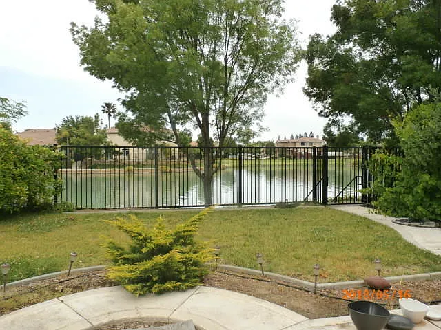 Westlake 5/3 Water Front Gorgeous Home! **Occupied Home, No Viewings Without Application On File — Photo 3