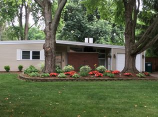 2053 Bittersweet Dr, Saint Anne, IL 60964