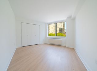 160 Riverside Blvd APT 710, New York, NY 10069