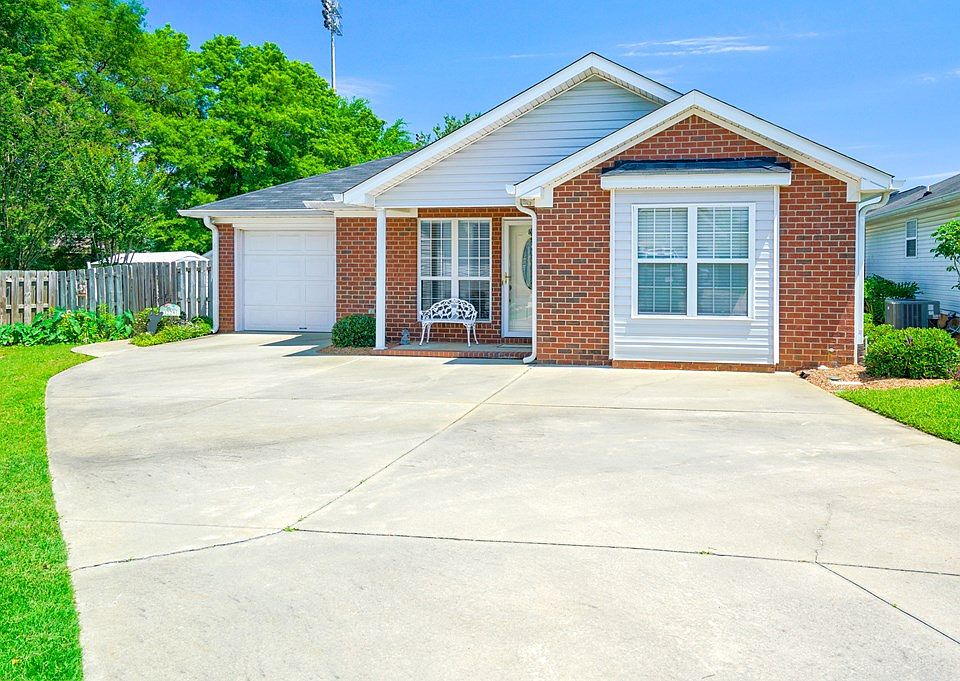 2nd image of 1228 Kendal Ct