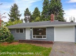 904 NE 150th St, Seattle, WA 98155