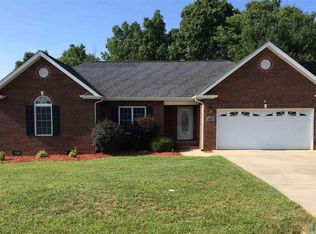 1754 Pipers Ridge Cir NW, Conover, NC 28613