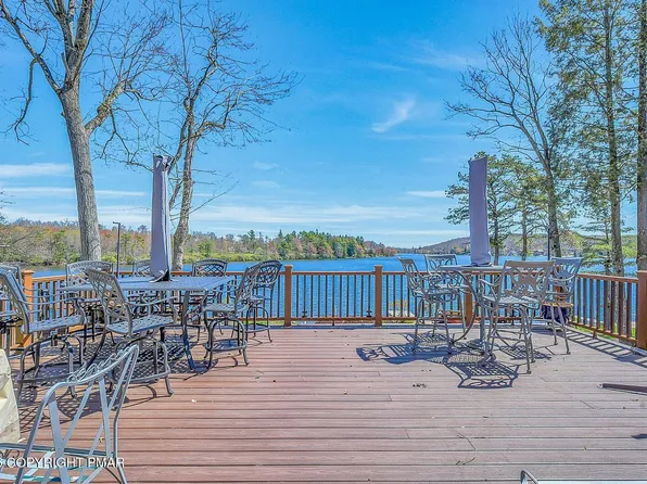 71 Lake Dr, Lake Harmony, PA 18624