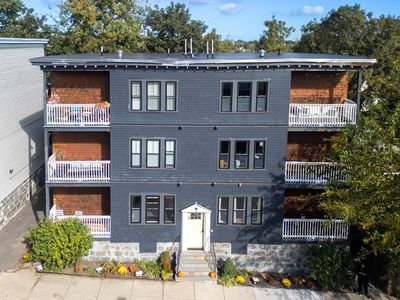 359 Park St APT 4, Boston, MA, 02124