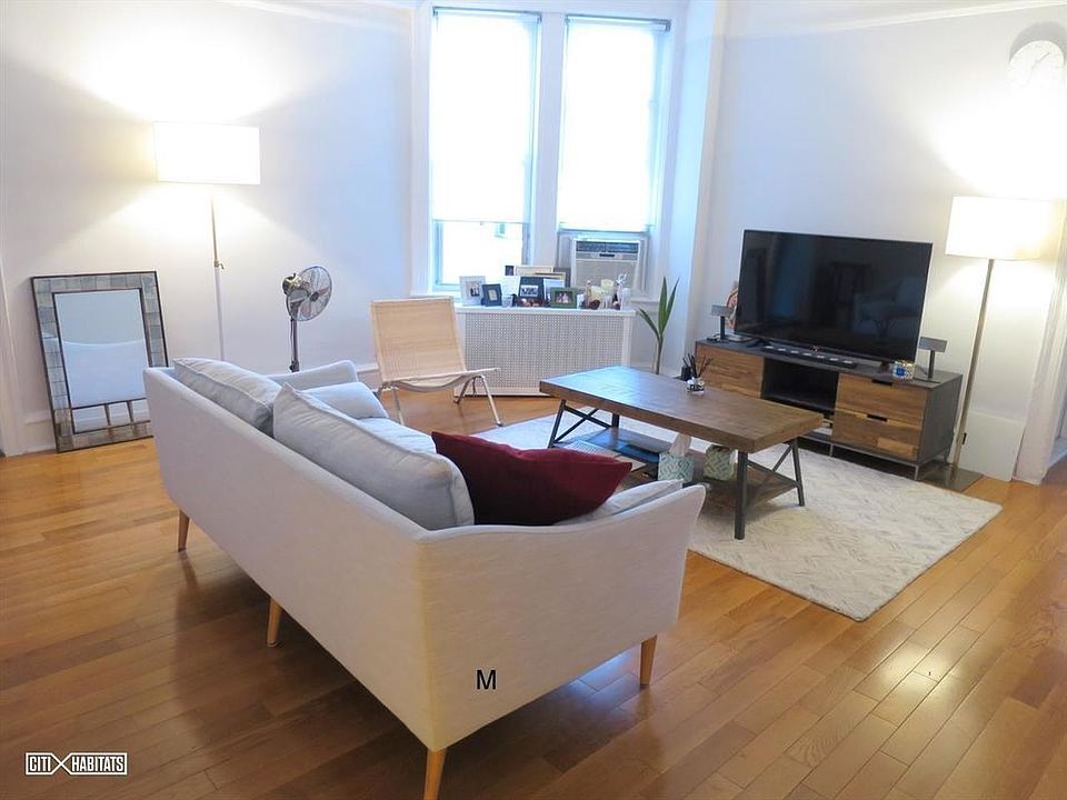 1st image of 910 W End Ave APT 9C