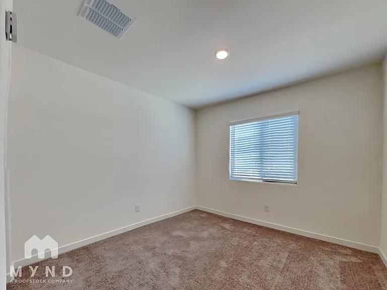 1090 W West Virginia Ave — Photo 14