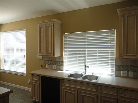 5th image of 3415 Woodbine Pl