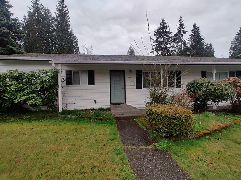1110 28th St SE — Photo 2