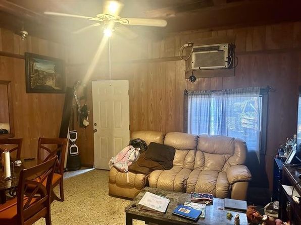 laredo-texas-250998183 picture