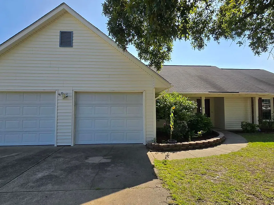 700 Rim Rd