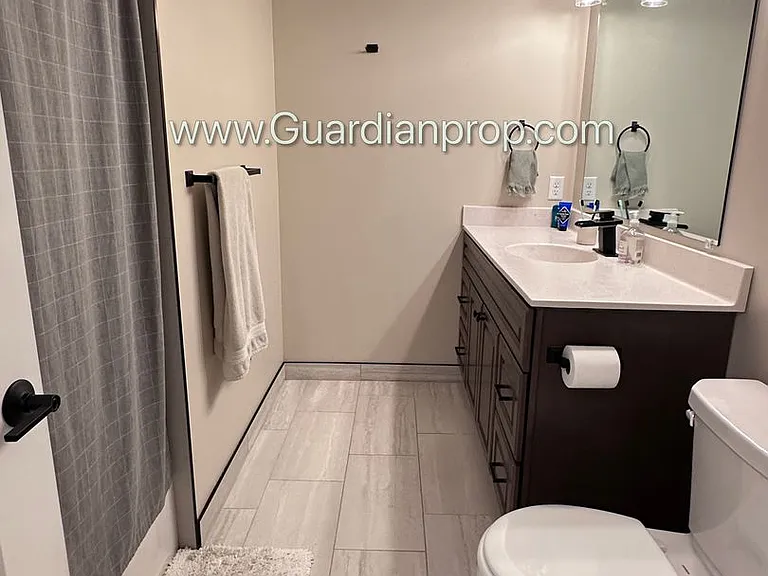 3916-3918 Sheridan Ave S — Photo 11