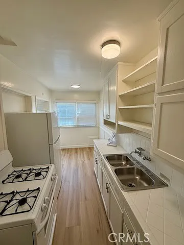 Building Photo - 4310 Overland Ave #4312