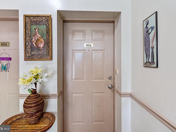 3rd image of 9720 Lake Pointe Ct APT 204