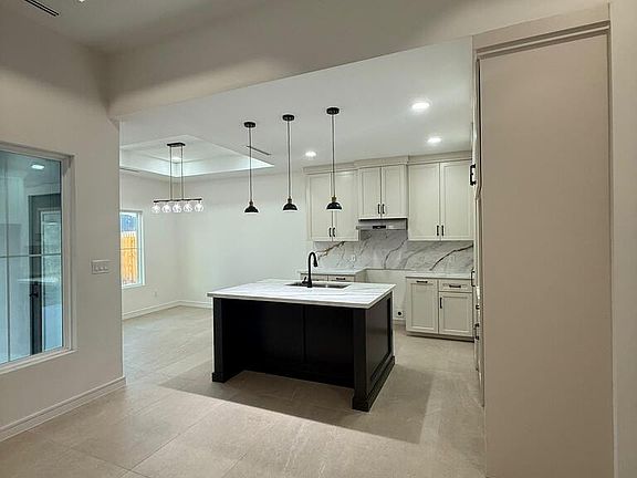 2nd image of 2821 Ari Dr
