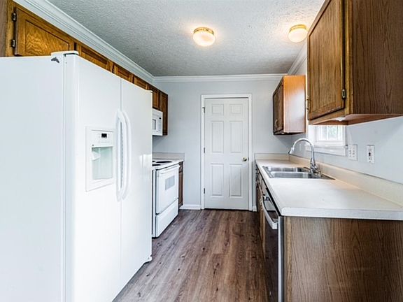 5th image of 171 Chipley Ct