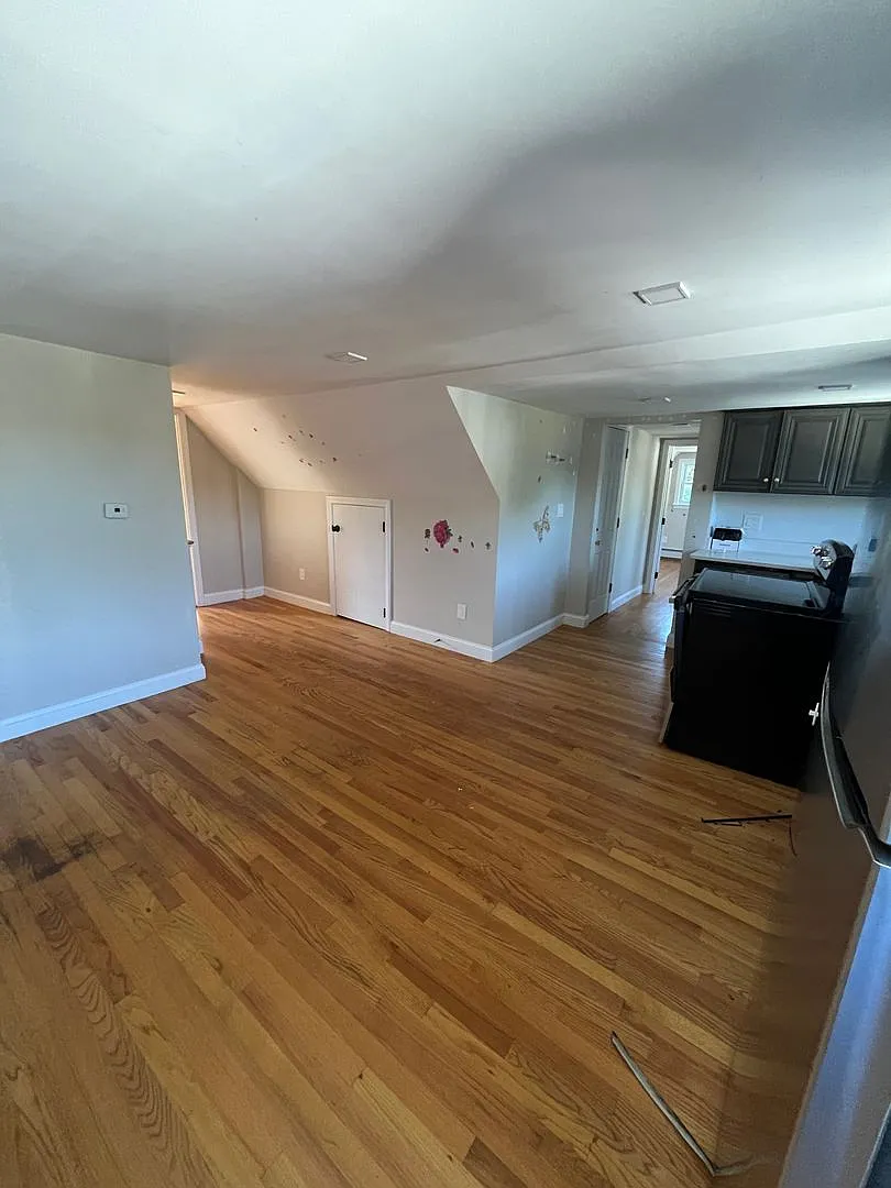Nice Sunny 2 BR / 1 Ba Apt. in Stoughton — Photo 2